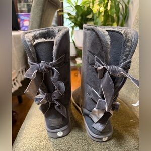 Women's Gray Suede Boots with Bows